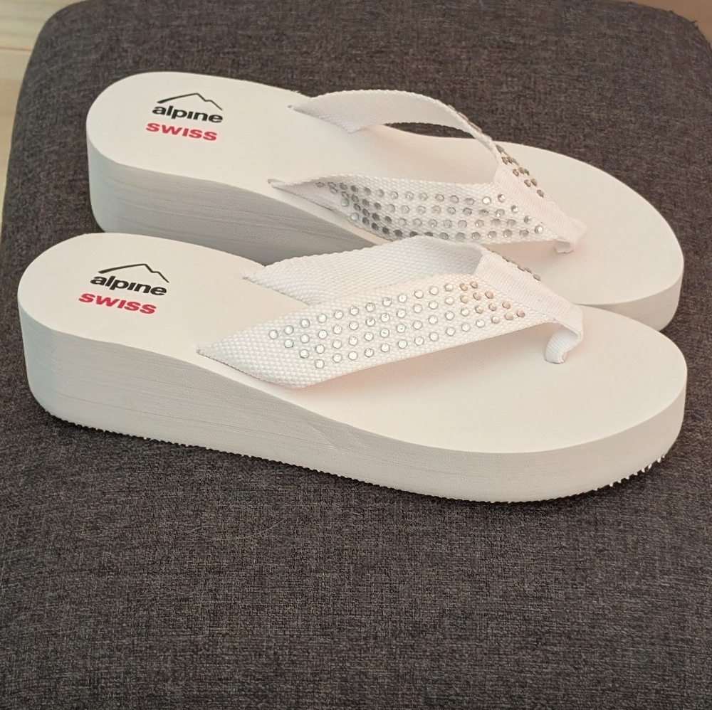 Alpine Swiss Women's New White Platform Sandals..9